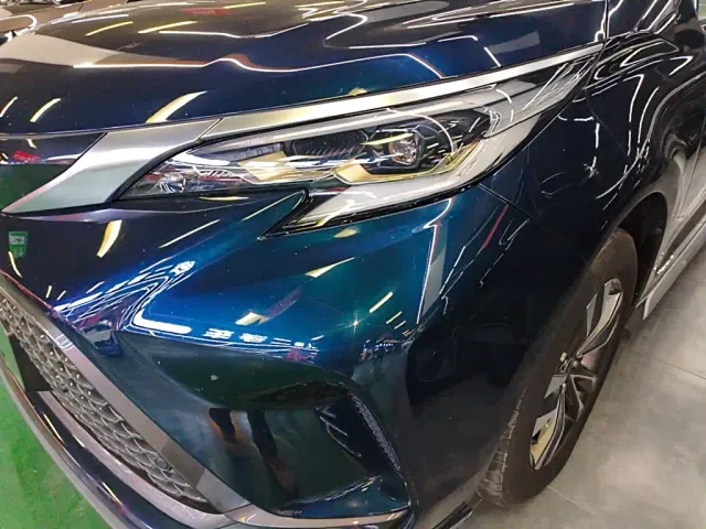 Toyota Granvia — Фото автомобиля 14