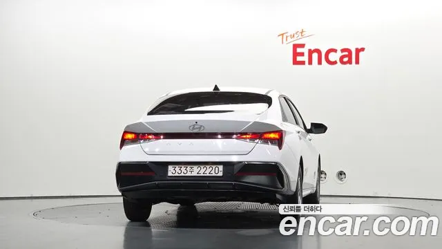 Hyundai Avante — Фото автомобиля 4