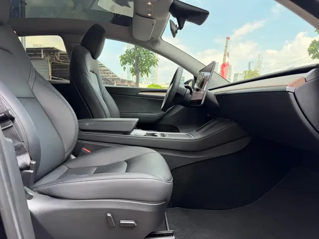 Tesla Model Y 2023 Long Range All-Wheel Drive Edition — Фото автомобиля 7