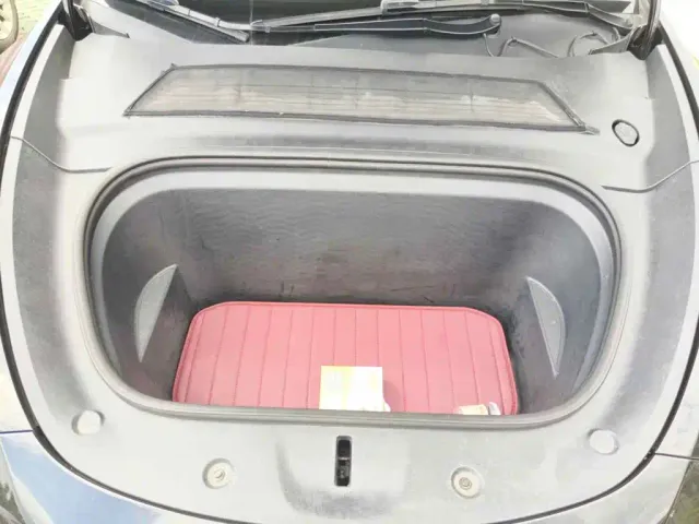 Tesla Model Y — Фото автомобиля 3