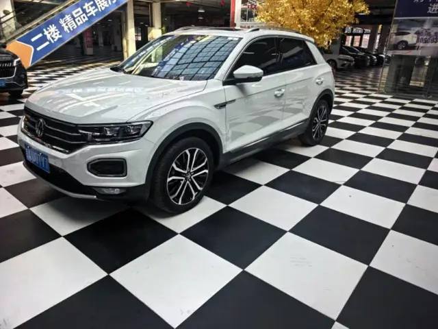 Volkswagen T-Roc — Фото автомобиля 2