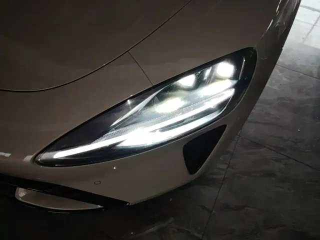 Xiaomi SU7 — Фото автомобиля 23