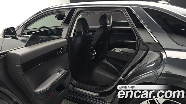 Hyundai Grandeur Grandeur (GN7) 2.5 Бензин 2WD — Фото автомобиля 11