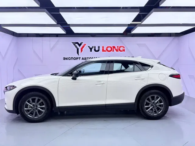 Mazda CX-4 — Фото автомобиля 3