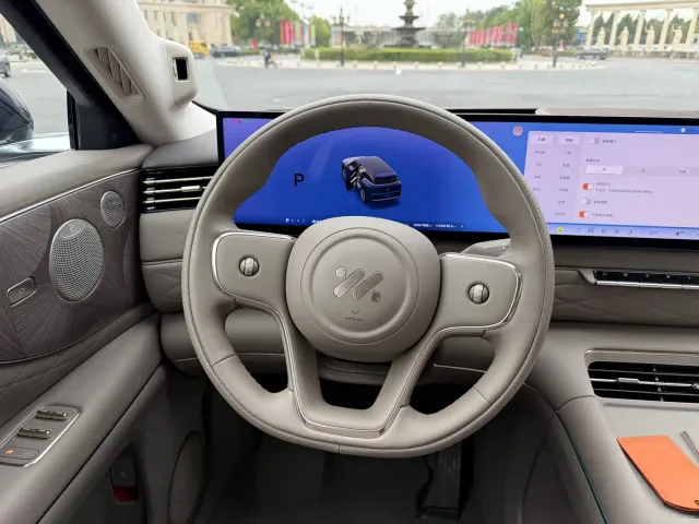 IM Motors LS9 — Фото автомобиля 7