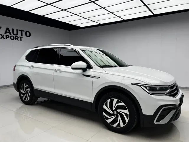 Volkswagen Tiguan L — Фото автомобиля 3