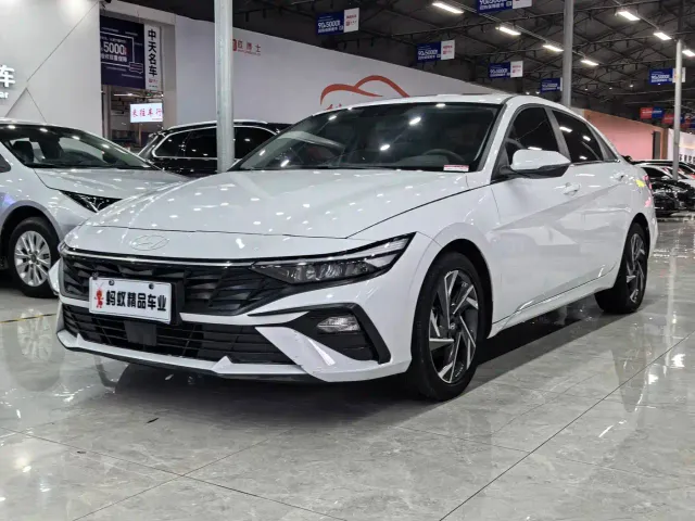 Фотография автомобиля — Hyundai Elantra