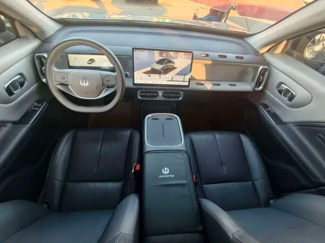 Leapmotor B10 — Фото автомобиля 6