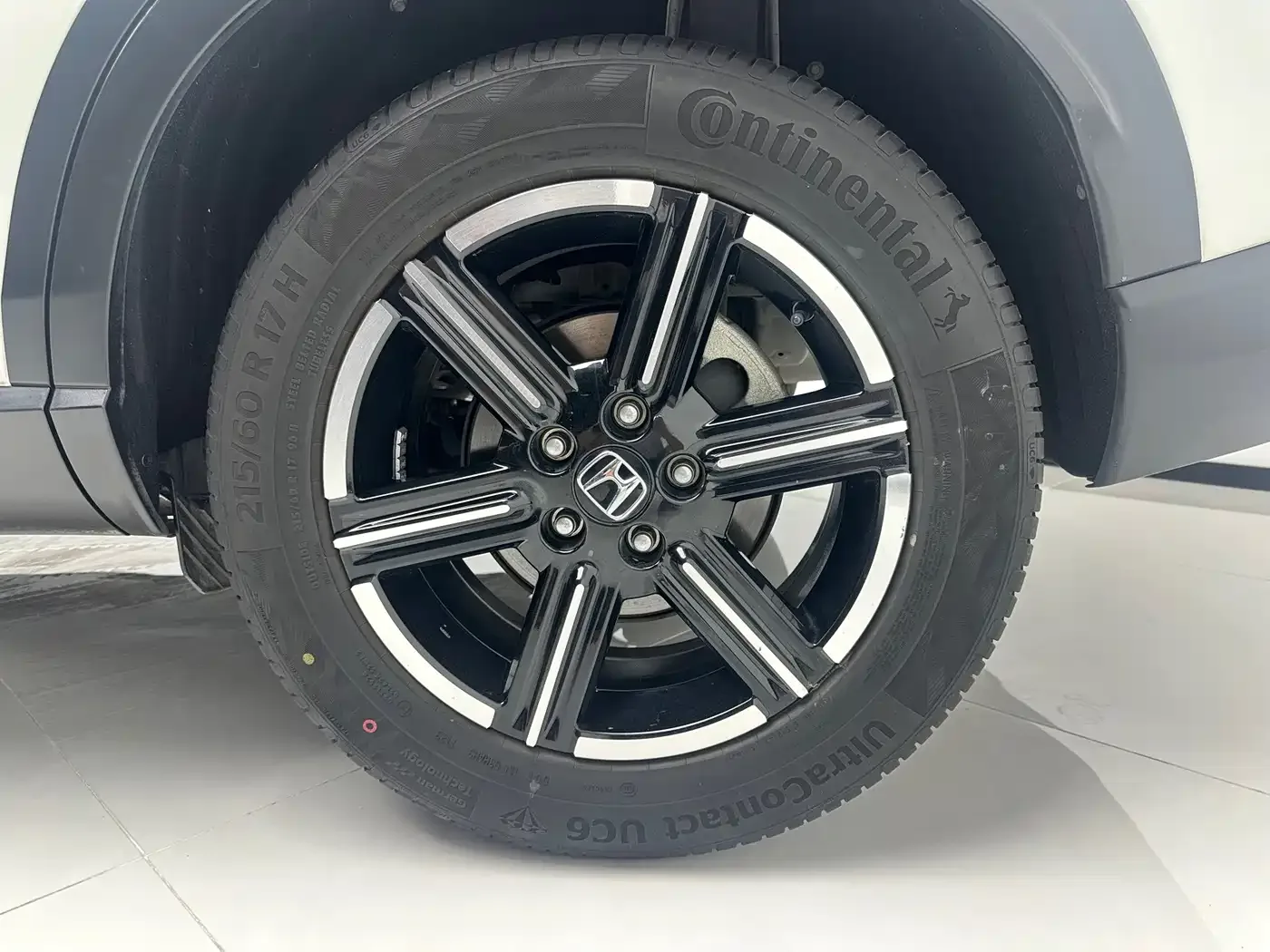 Honda Vezel 2023 1.5L CVT Technology Edition — Фото автомобиля 15