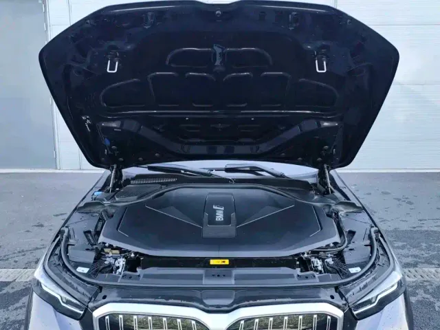 BMW i5 — Фото автомобиля 13