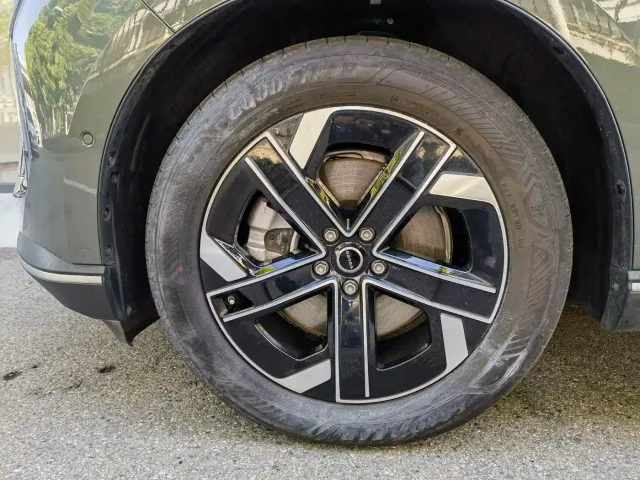 Volvo XC70 Plug-in Hybrid — Фото автомобиля 17
