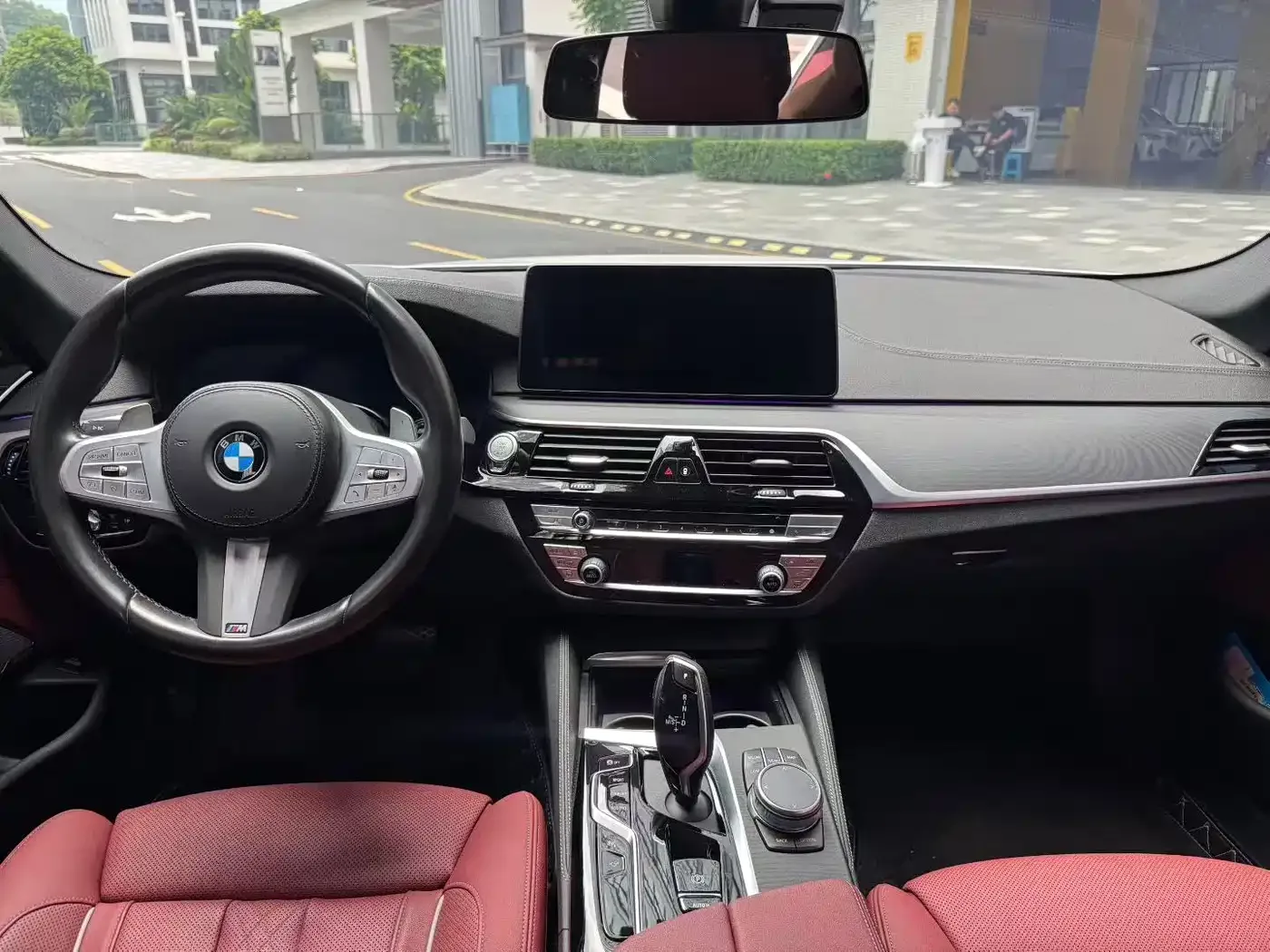 BMW BMW 5 Series 2022 530Li Exclusive M Sport Package — Фото автомобиля 4