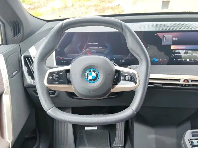 BMW iX — Фото автомобиля 7