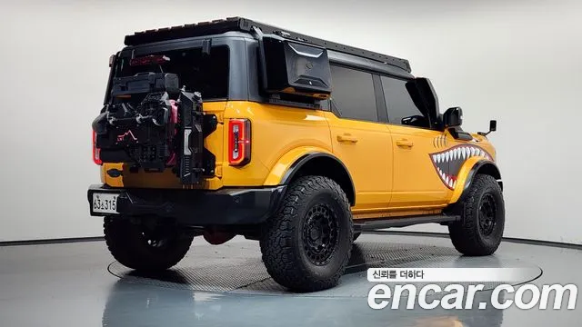 Ford Bronco Generation 6 — Фото автомобиля 2