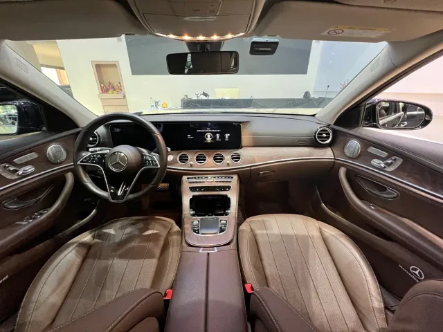 Mercedes-Benz E-Class — Фото автомобиля 9