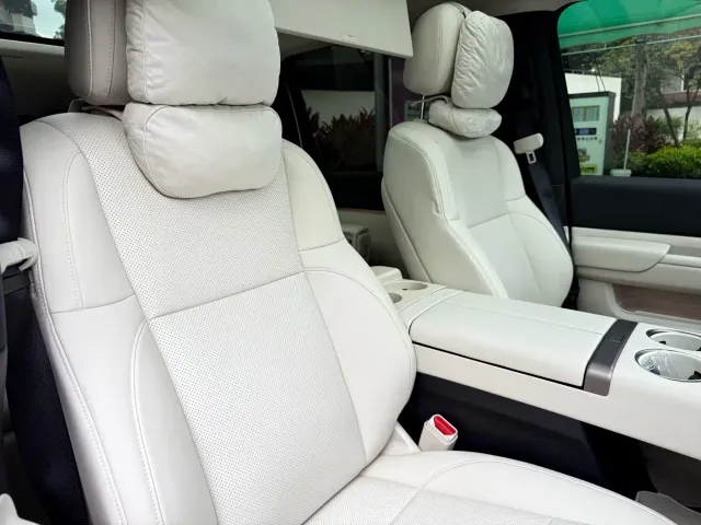 Li Auto MEGA — Фото автомобиля 9