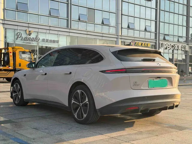 Nio ET5 Touring — Фото автомобиля 4