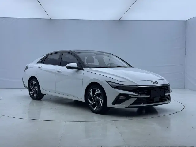 Hyundai Elantra — Фото автомобиля 3