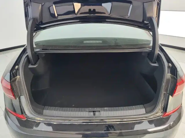 Volkswagen Passat — Фото автомобиля 4