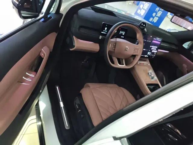Nio EC6 — Фото автомобиля 15