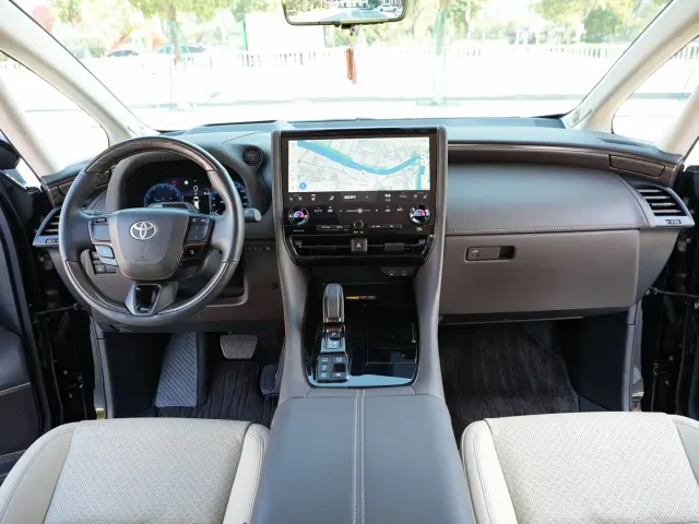 Toyota Alphard — Фото автомобиля 9
