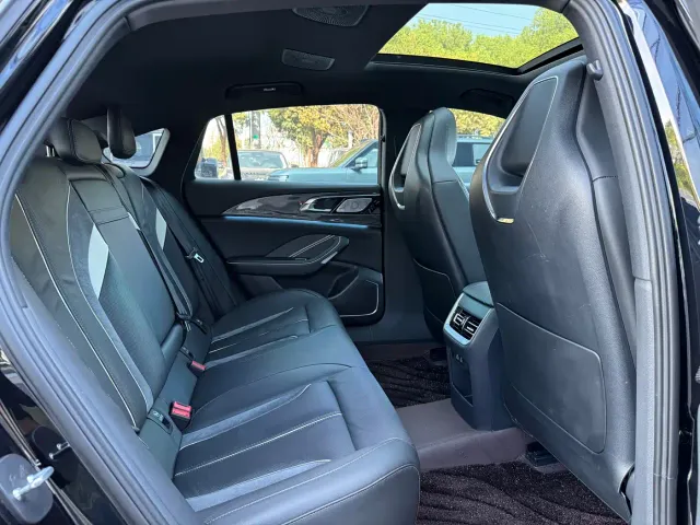 Hongqi H6 — Фото автомобиля 13