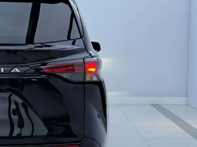 Toyota Granvia — Фото автомобиля 4