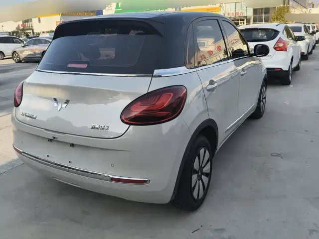 Wuling Bingo — Фото автомобиля 3