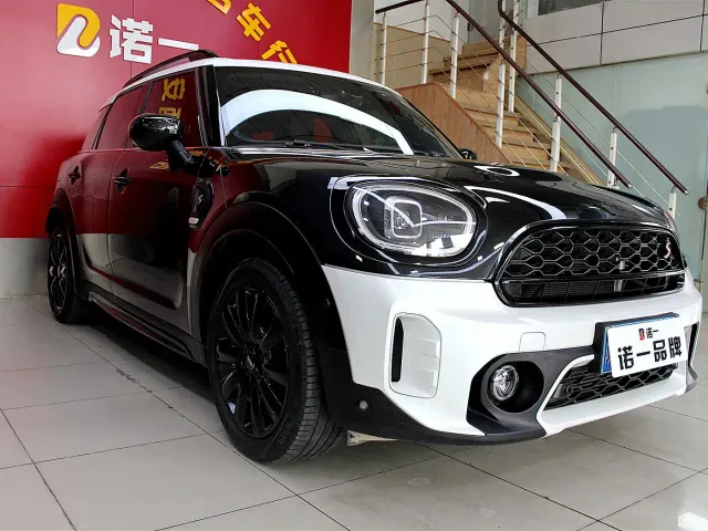 MINI MINI COUNTRYMAN 2023 2.0T COOPER S ALL4 Blank Space Special Edition — Фото автомобиля 3