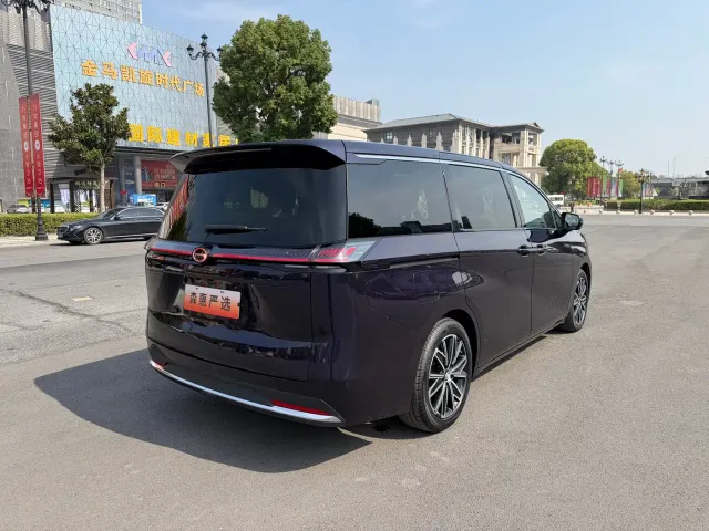 GAC Trumpchi E8 — Фото автомобиля 18