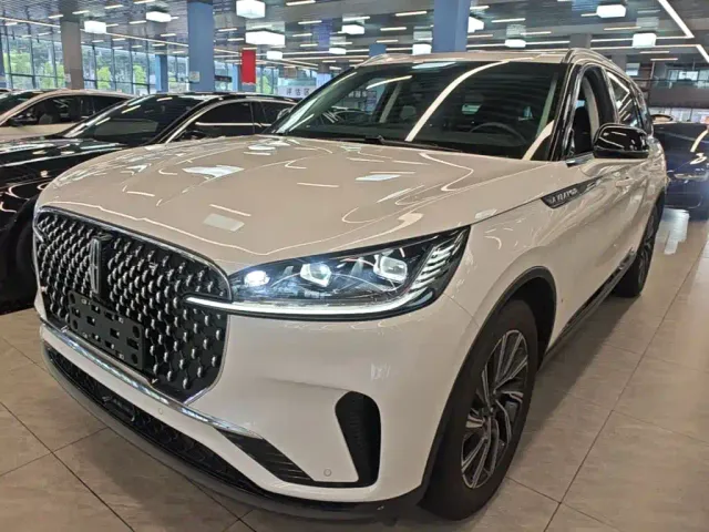 Фотография автомобиля — Lincoln Aviator