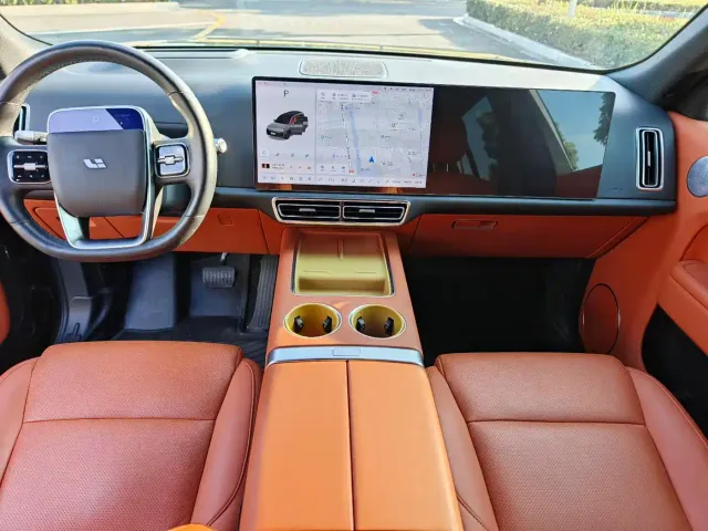 Li Auto L9 — Фото автомобиля 6