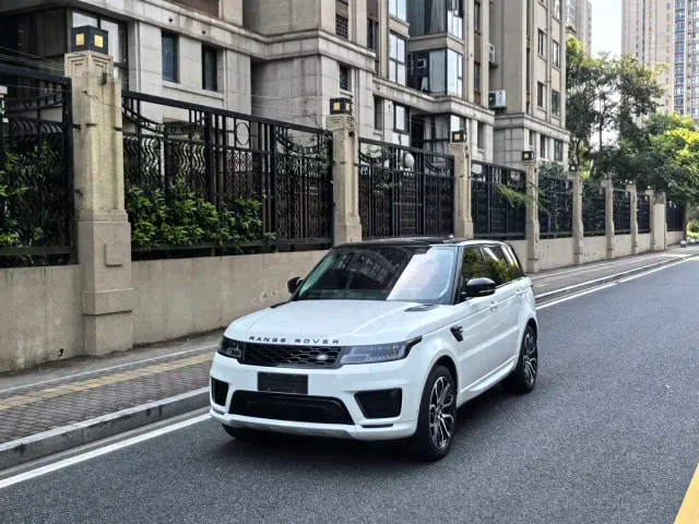 Land Rover Range Rover Sport — Фото автомобиля 17