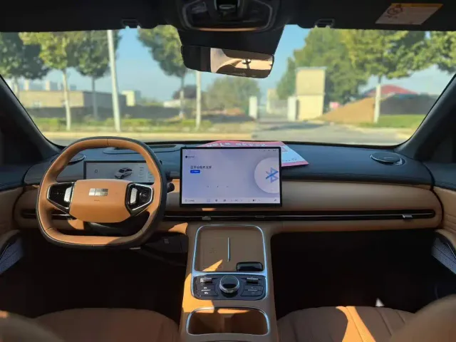 Geely Galaxy Starship 7 EM-i — Фото автомобиля 5