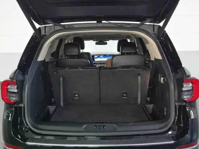 Ford Explorer — Фото автомобиля 16