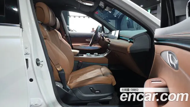 Genesis GV70 — Фото автомобиля 16