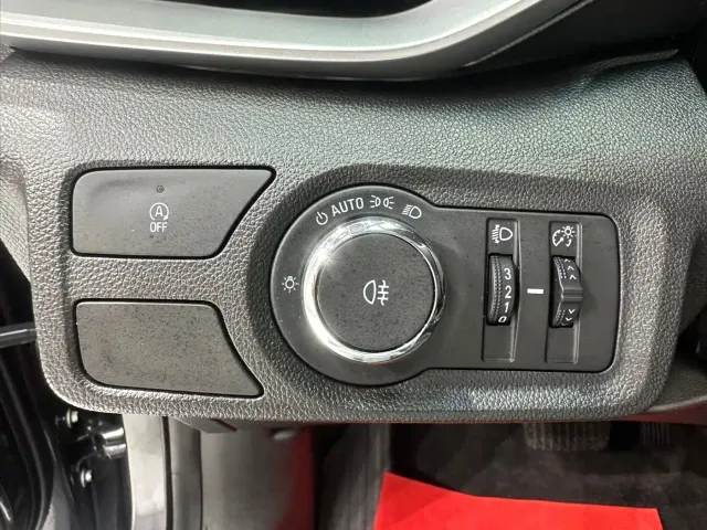 Chevrolet Orlando — Фото автомобиля 9