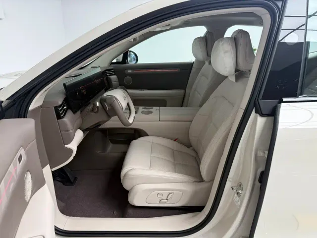 IM Motors LS6 — Фото автомобиля 9