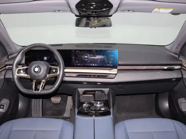 BMW 5 Series — Фото автомобиля 15