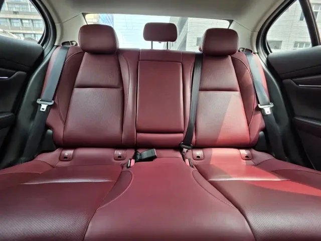 Mazda Axela — Фото автомобиля 13