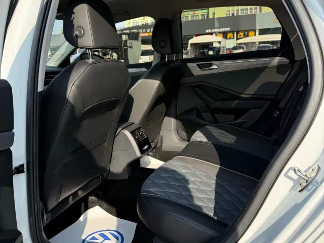 Volkswagen Sagitar — Фото автомобиля 5