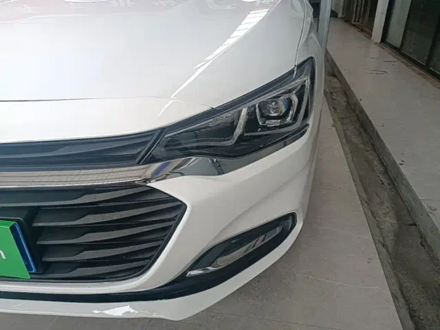 Chevrolet Monza — Фото автомобиля 23