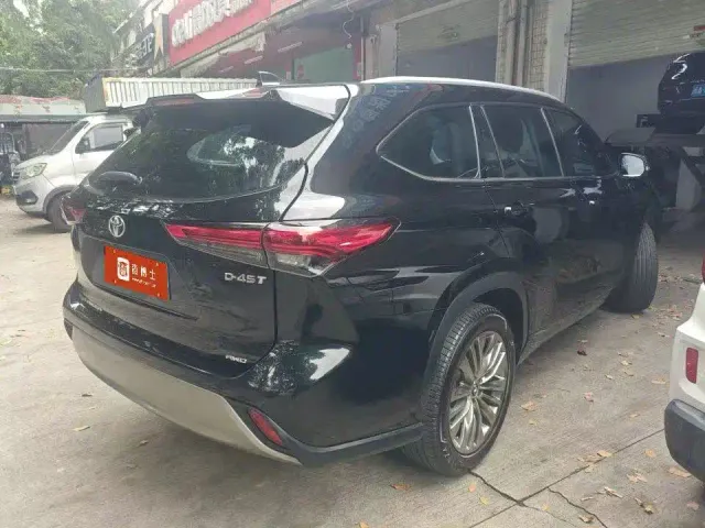 Toyota Highlander — Фото автомобиля 7