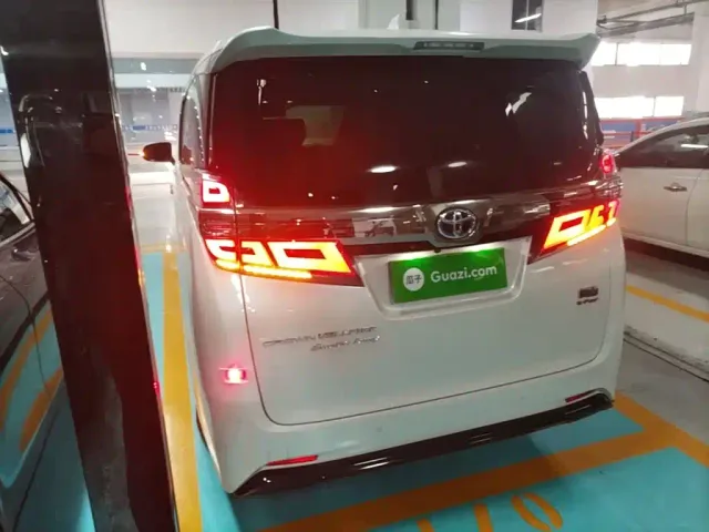 Toyota Vellfire — Фото автомобиля 4