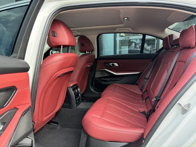 BMW 3 Series — Фото автомобиля 7