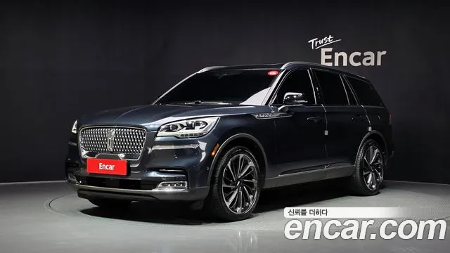 Фотография автомобиля — Lincoln Aviator