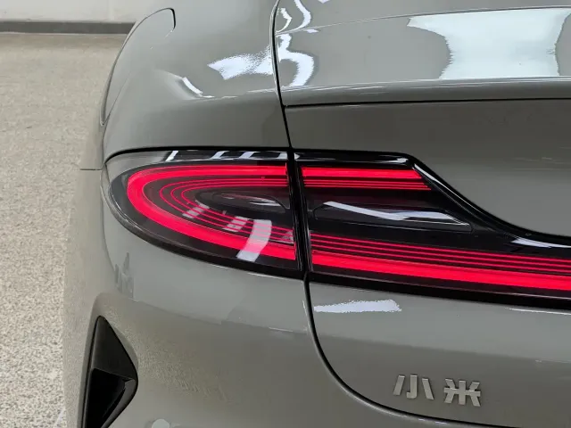 Xiaomi SU7 — Фото автомобиля 7