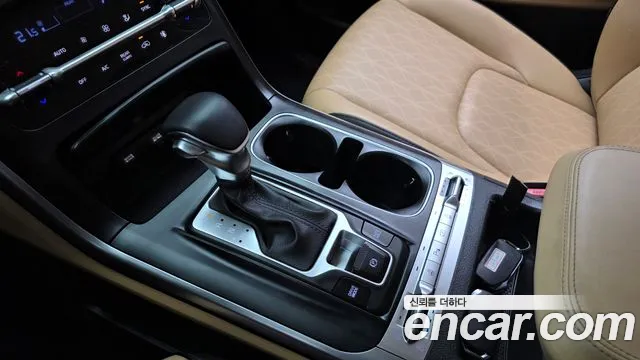 Kia Canival Carnival 4 поколение Дизель 9 мест Prestige — Фото автомобиля 9