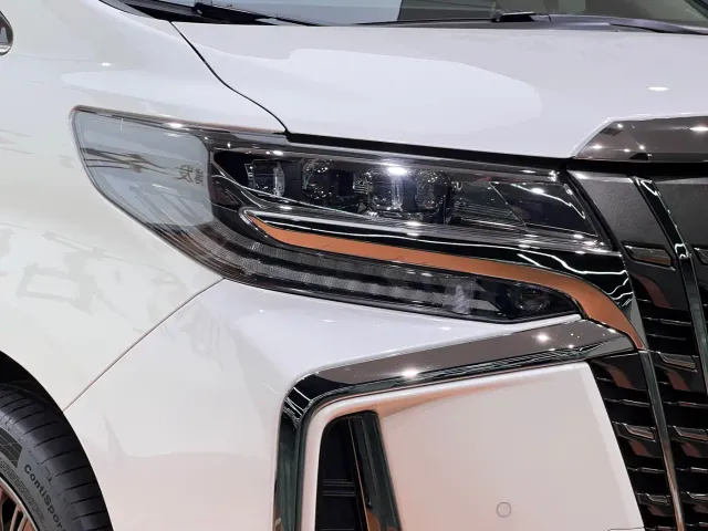 Toyota Alphard — Фото автомобиля 5