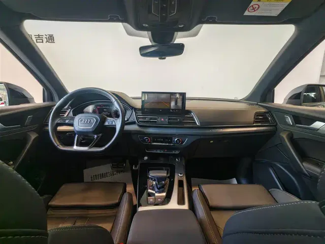 Audi Q5L Sportback — Фото автомобиля 12